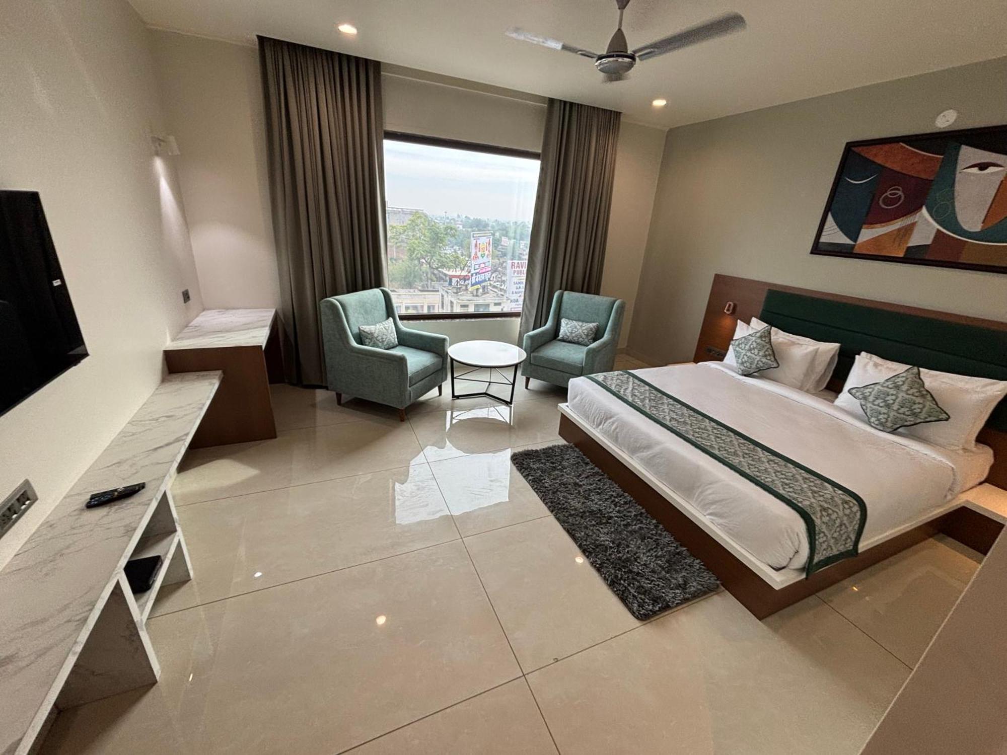 Hotel The Crown Inn Jhunjhunu 외부 사진