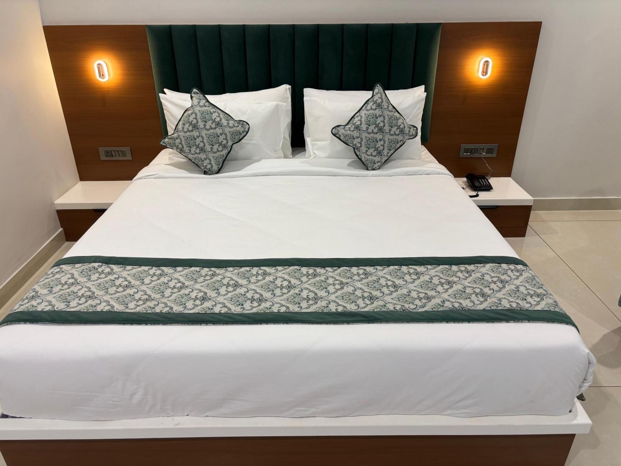 Hotel The Crown Inn Jhunjhunu 외부 사진