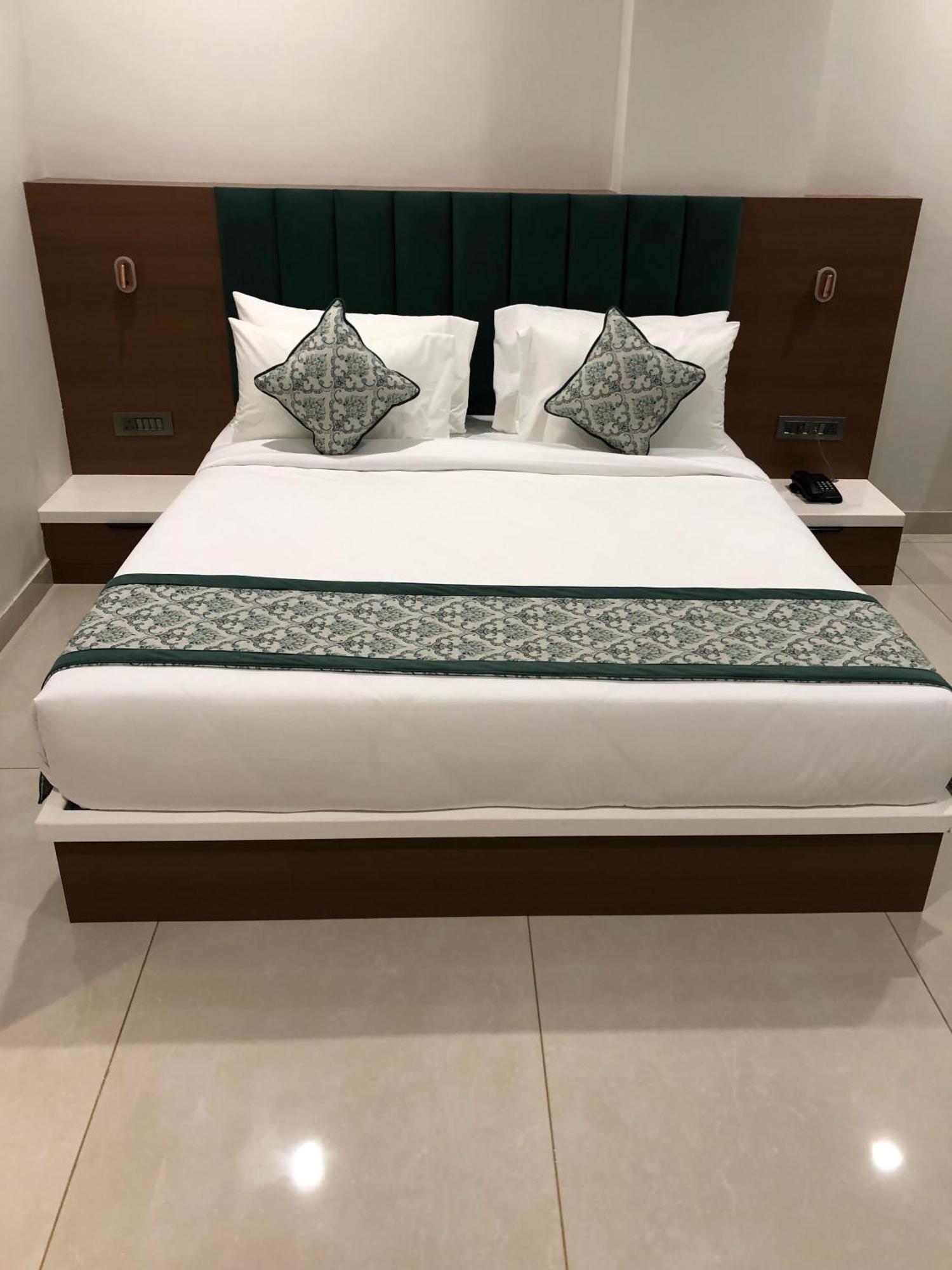 Hotel The Crown Inn Jhunjhunu 외부 사진